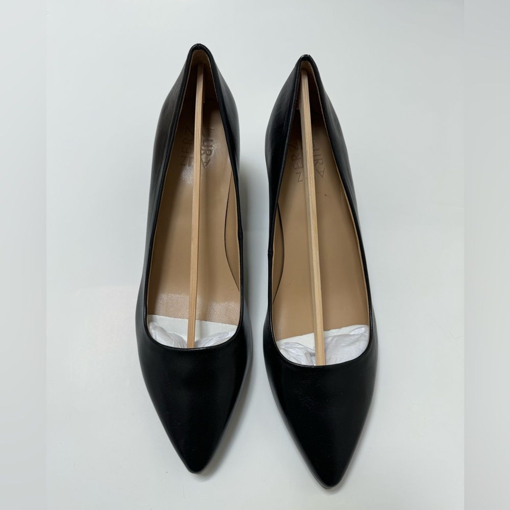 black leather women shoes. 7 1/2M. Brand new, never worn, still in box.